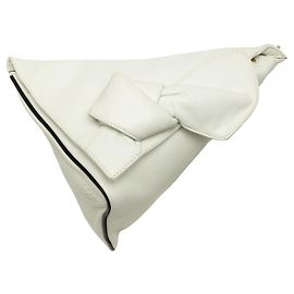 Clutch Triangular LOEWE em pele de vitelo branca com laço e plataforma Branco