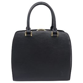Louis Vuitton Pont Neuf Epi Leather GM Noir