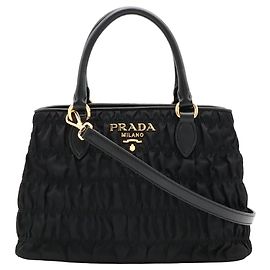 Bolsa de mão/Bolsa de ombro Prada em nylon e couro Preto