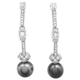 Autre Marque Brincos de ouro branco, diamantes e pérolas cultivadas cinzentas. Outro