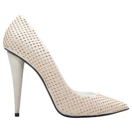 Escarpins à bouts pointus cloutés Giuseppe Zanotti Blanc & Or Taille 38.5 Blanc