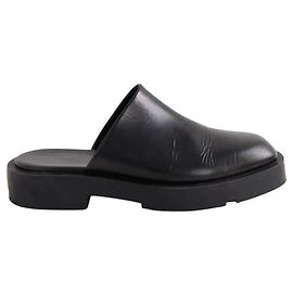 Mules Givenchy in pelle nera Nero