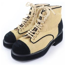 Bottines courtes Chanel Harako Noir Beige
