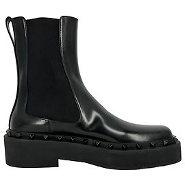 Valentino Garavani Rockstud M-Way Chelsea Boots in Black Leather Black