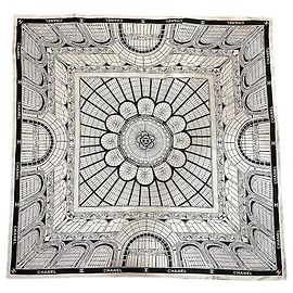 Pañuelo Chanel blanco y negro Blanco
