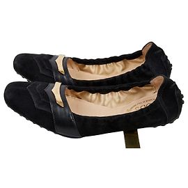 Tod's Sapatilhas de Camurça Pretas com Fivela Dourada Preto