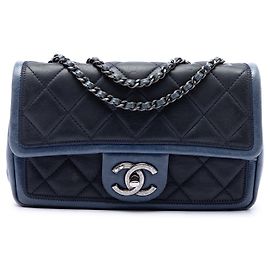 Chanel Mini Bicolor Lambskin Graphic Flap Nera Nero