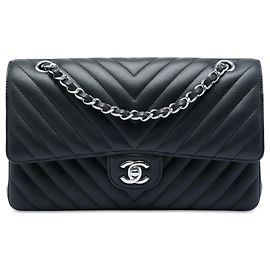 Chanel Medium Classic Chevron Lambskin Double Flap Negro Negro