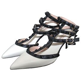 Valentino Garavani Rockstud Leather Mules Black Other Cream