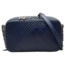 Bolso Chanel Coco Boy Camera Large de piel de cordero acolchada azul Azul