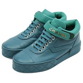 CHANEL Mid Cut Sneaker aus Leder Blau Andere