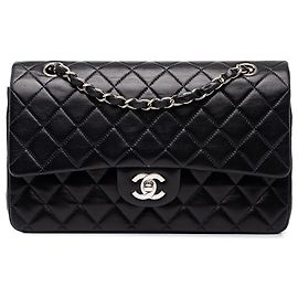 Chanel Black Medium Classic Lambskin Double Flap Negro
