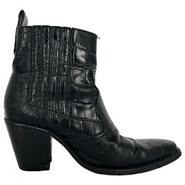 Botines Western Ganni con efecto cocodrilo en piel negra Negro
