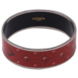 Hermès Enamel Bangle Bracelet in Red Metal Red