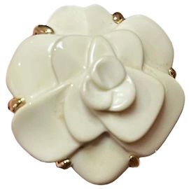 Bague Chanel Camélia en Or Jaune 18K Doré