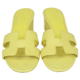 Hermès Sandali Oran Hermes in pelle Epsom Lime Giallo