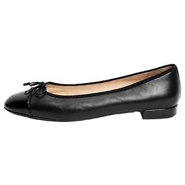 Prada Sapatilhas rasas em couro preto - size EU 40 Outro