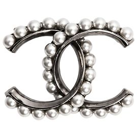 Chanel CC-Brosche mit Gunmetal-Perlen Andere