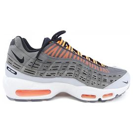 Autre Marque Nike Sneakers Brown Orange
