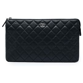 Clutch Chanel Black Medium CC Quilted Lambskin Nero