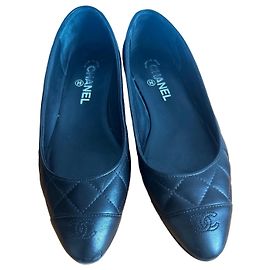 Chanel gesteppte Ballerinas aus schwarzem Leder Schwarz