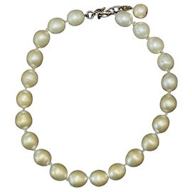 Collier Chanel perles Beige