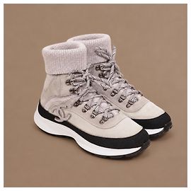 Chanel Baskets Montantes en Daim Beige et Maille Noir Beige