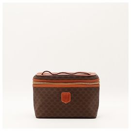 Céline Celine Vanity Case Monogram Canvas Brown Castaño