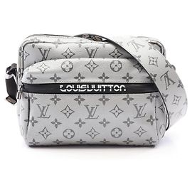 Louis Vuitton Monogram Silver Messenger PM Reflect Messenger PM Monogram Shoulder Bag Argenté Métallisé