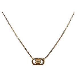 Colar com Pendente Oval CD Christian Dior em Metal Dourado