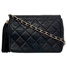 Bolsa de Ombro com Corrente Chanel em Pele de Cordeiro Preta Preto