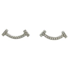 Autre Marque Boucles d'oreilles Tiffany & Co. T Smile Mini en or blanc 18K Autre