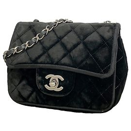 Borsa a tracolla Chanel Mini Matelassé con catena Nero