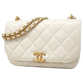 Bolsa de Ombro Chanel Matelassé com Corrente Branco