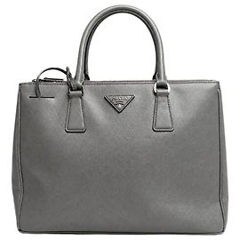 Prada Sac Galleria à double fermeture éclair en cuir Saffiano gris Autre