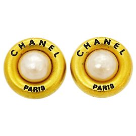 Chanel Gold-Plated Clip Earrings Golden