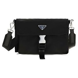 Prada Schultertasche aus recyceltem Polyamid in Schwarz Schwarz
