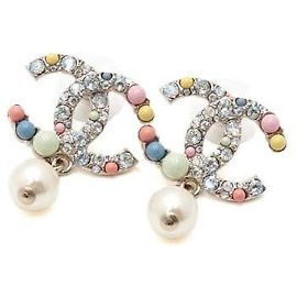 Chanel Orecchini CC Logo in perle e cristalli Bianco