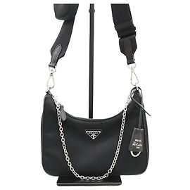 Prada Borsa a tracolla Hobo Re-Edition in nylon nera Nero