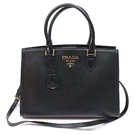 Prada  mala Two-Way em pele de vitela macia Preta Preto