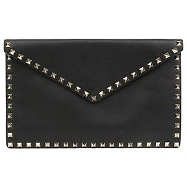 Valentino Rockstud Envelope Clutch aus Leder Schwarz Schwarz