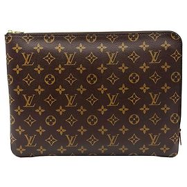 Louis Vuitton Clutch Monogram Canvas Etui Voyage MM Multicolor