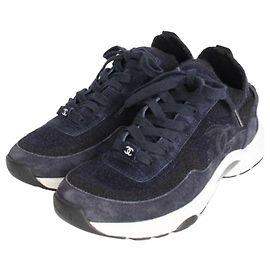Chanel Strick-Wildleder-Sneaker mit CC-Logo Navy Blau