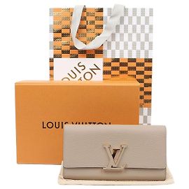 Louis Vuitton Cartera Larga Capucines Castaño