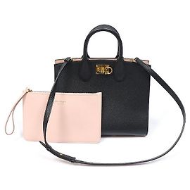 Salvatore Ferragamo  mala Studio Box Medium em pele de vitelo preta Preto