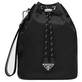 Prada Pochette Drawstring en Re-Nylon Noir