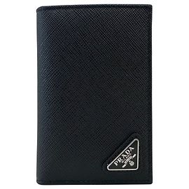 Prada Tarjetero con solapa de piel Saffiano con logotipo triangular Negro