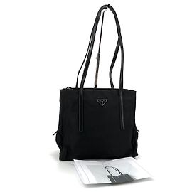 Prada Bolso de hombro de nailon con logotipo triangular Negro