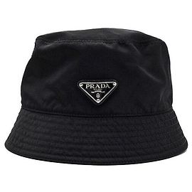 Prada Bob en Re-Nylon Noir
