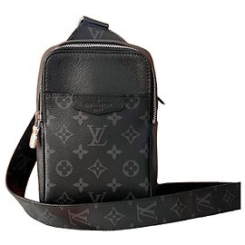 Louis Vuitton Bolso Sling Outdoor Monogram Eclipse Multicolor